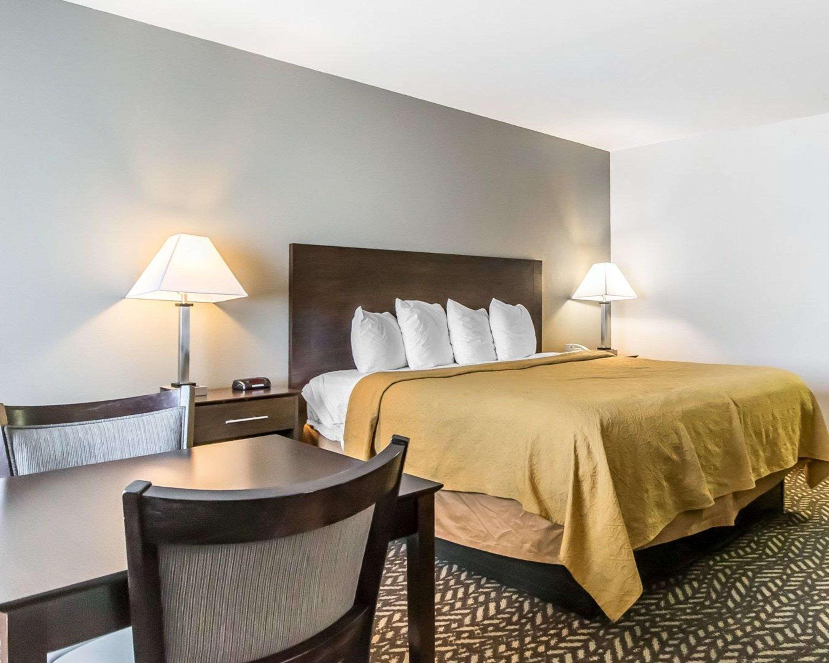 Hotel Quality & University-airport