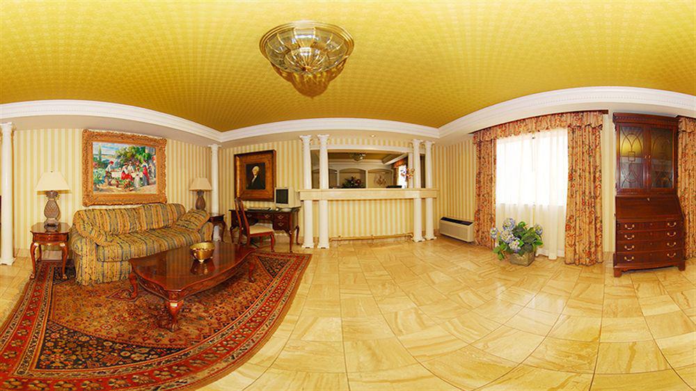 Quality & University-airport Hotel 3*