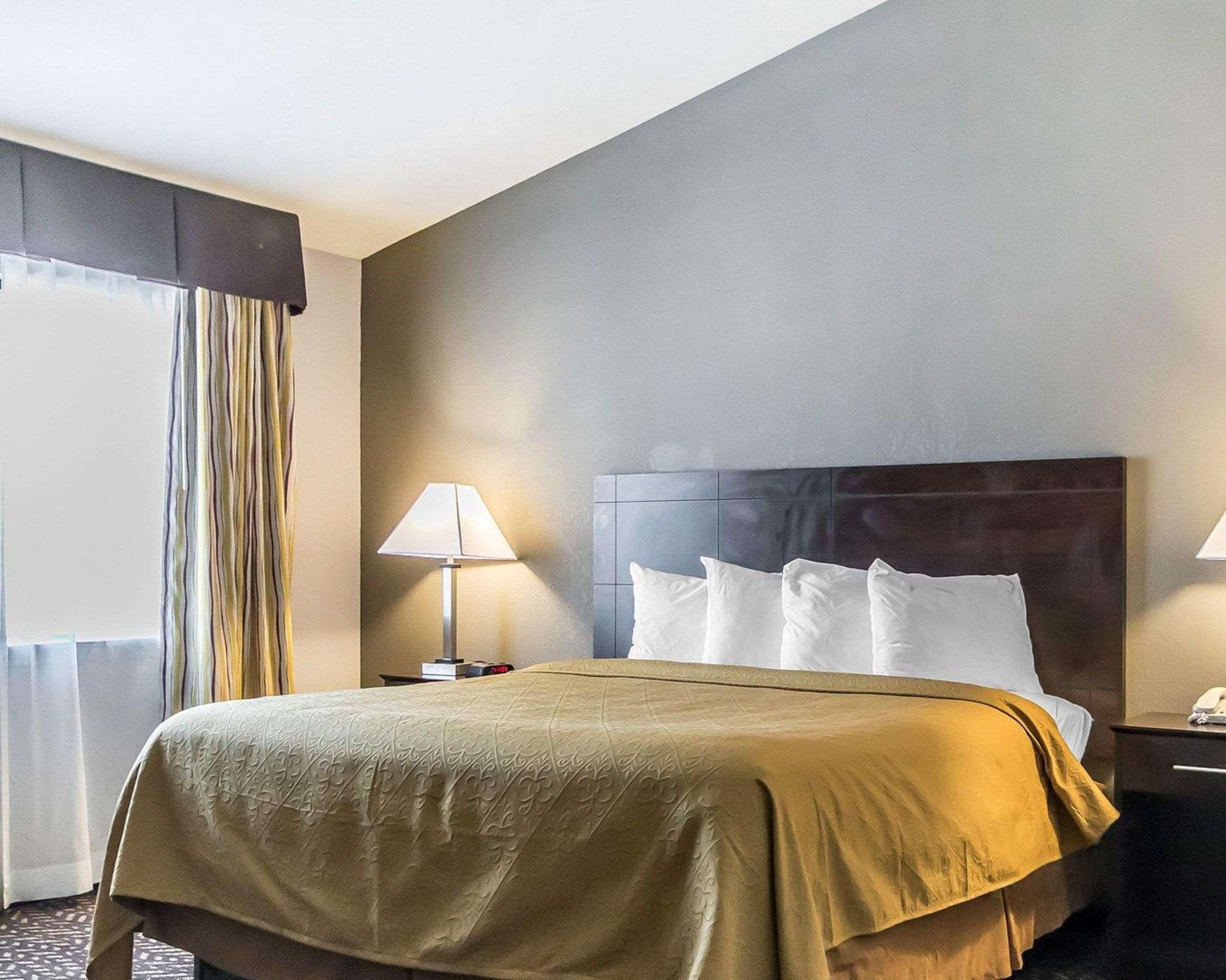 Hotel Quality & University-airport 3*